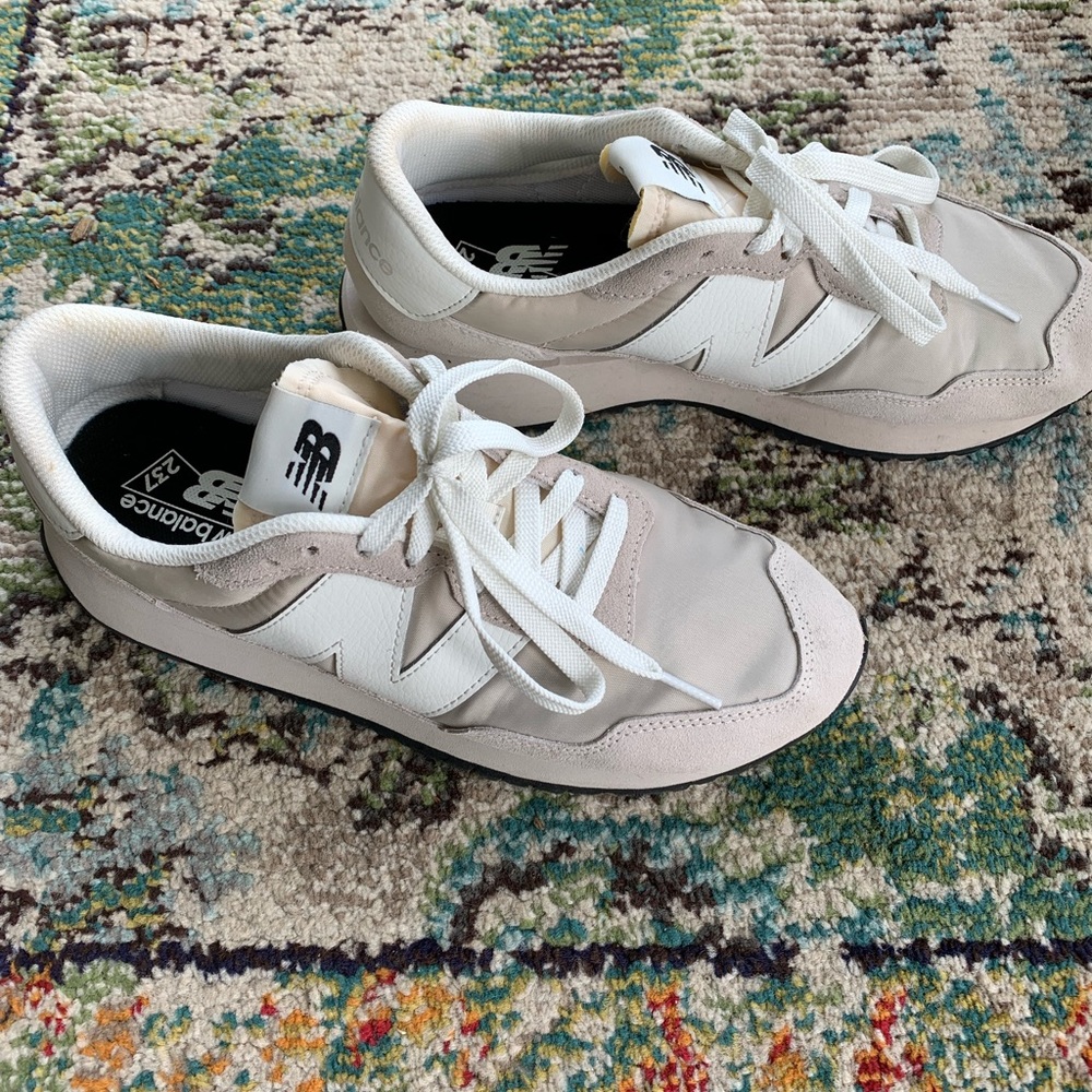 New balance sneakers 237